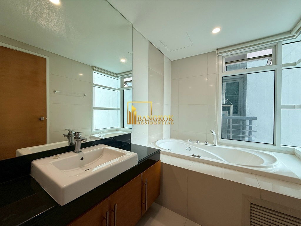 รูป Fullerton | Elegant 3 Bedroom Pet Friendly Condo in Ekkamai - BR4522CD - รูปที่ 19/42