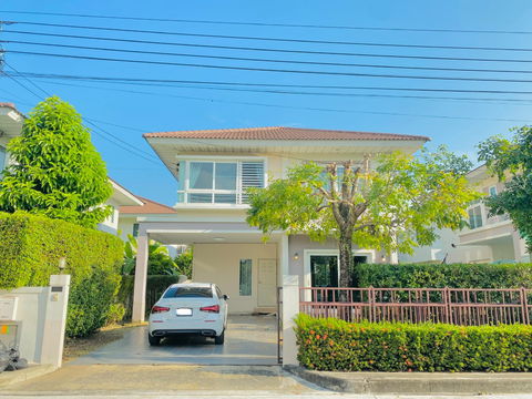 For sale at lowest price, Supalai Garden Ville Suvarnabhumi detached house, 63 sq wah (200 sq m). Fully furnished and equipped, ready to move in.