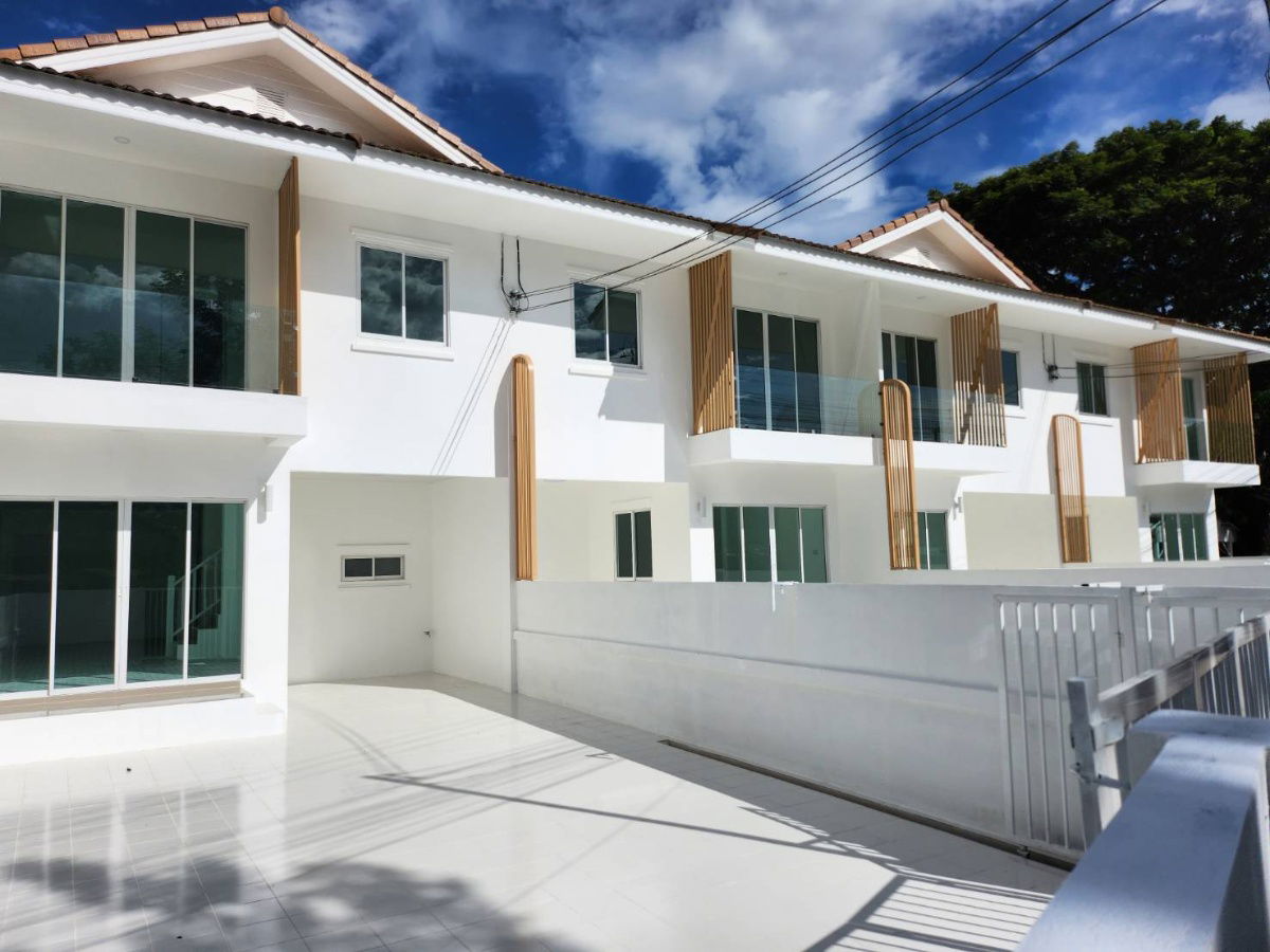 picture Townhouse for rent 3 Bedrooms  and    2 Bathrooms  1 living room. - 2/13