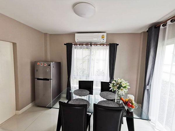 picture  A house for rent with 3 bedrooms, 3  toilets and 1 kitchen. - 8/13