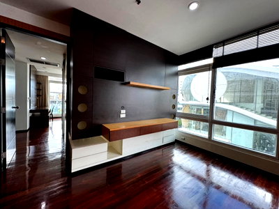 Condos for rent : Condo For Rent // The Height Thonglor
