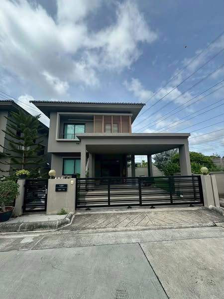 ทาวน์โฮมให้เช่า : บ้านให้เช่า COMO Botanica Bangna พร้อมเข้าอยู่สนใจติดต่อ Line @goodmanpro หรือ โทร 0999029192