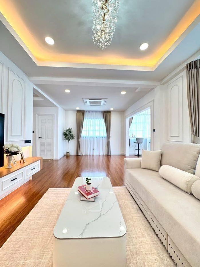 picture For sale pool villa North Pattaya 12.9 million - 24/42