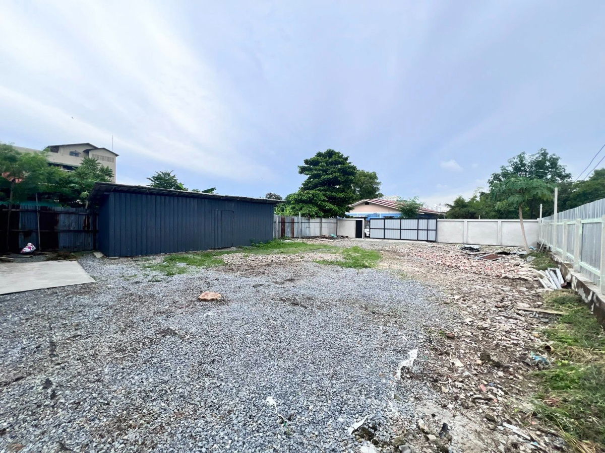 picture Land and Building for Rent – On Nut, Ideal for office, small warehouse, or SME business - 6/6