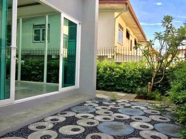 picture 🏕 For Rent: 3-Storey Detached House Convenient location with easy access to Ladprao – Huai Khwang – Sutthisan - 8/9