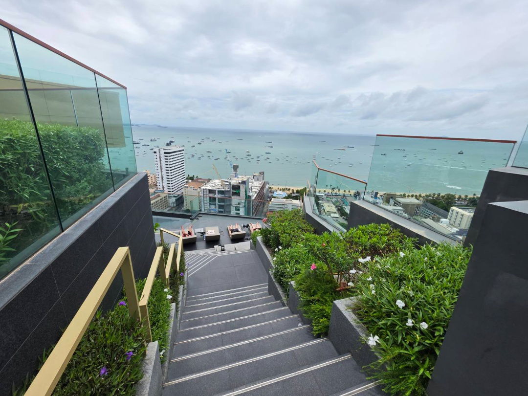 picture “One-time investment... worth every baht! Brand new unit at Edge Central Pattaya, in the heart of Pattaya - 6/21