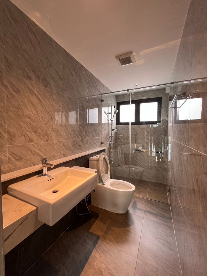 รูป ขายทาวน์โฮม 4 ชั้น  4 ห้องนอน  5 ห้องน้ำ  1 ห้องครัว  2 ที่จอดรถ - รูปที่ 23/32