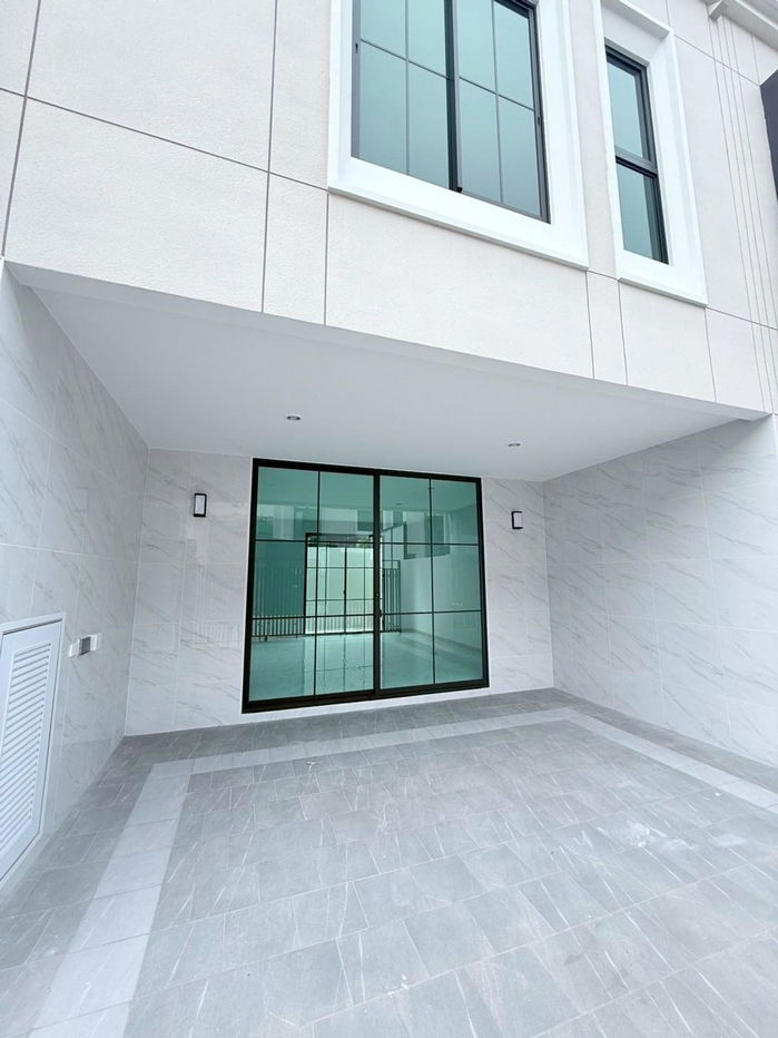 รูป 🏢 ให้เช่า ทาวน์โฮม/โฮมออฟฟิศหรู ย่านพระราม 2  โครงการ Gravitia พระราม 2 – ท่าข้าม - รูปที่ 2/17