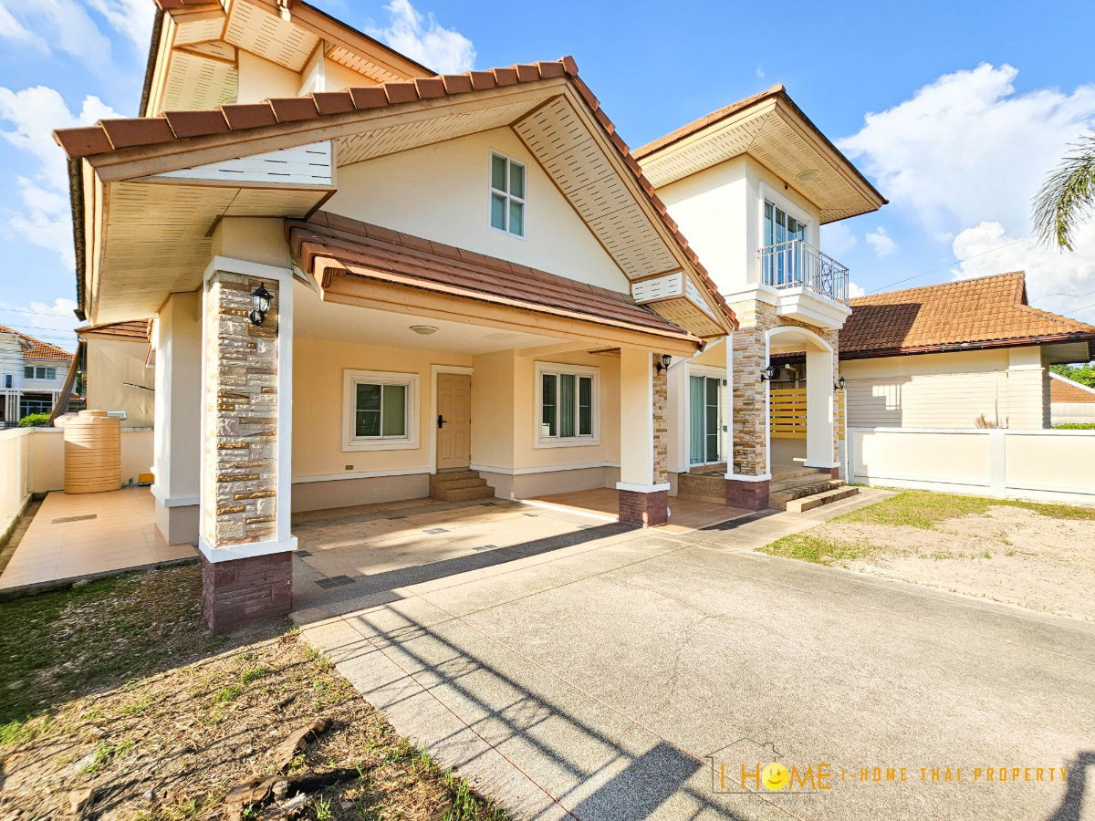 picture Two storey house for rent with 3 bedrooms,3 toilets and 1 kitchen.  - 4/32