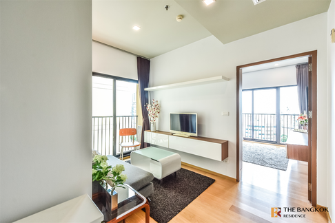 Easy Start with a City Dweller Lifestyle Noble Revent near Airport Rail Link Phaya Thai Station