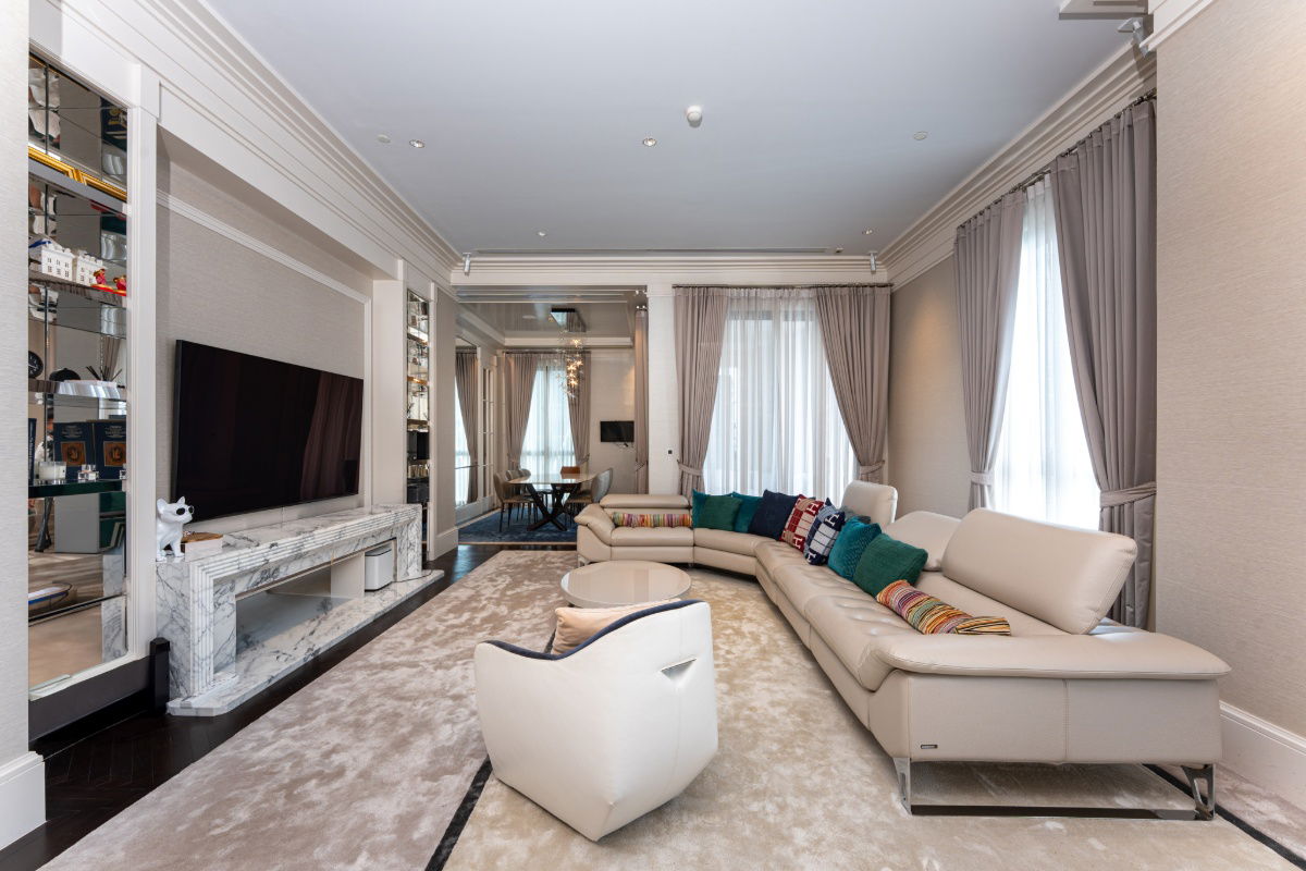 รูป ❖ Nice Decoration ❖ ชั้น 15+ ขนาด 292.10 ตร.ม. | 2 ห้องนอน ตกแต่งครบ | คอนโดใกล้ เซ็นทรัล เอ็มบาสซี เพียง 1 นาที, BTS เพลินจิต 3 นาที - รูปที่ 1/14