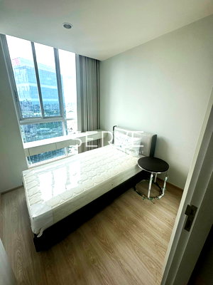 Condos for rent : 2 Beds Super High Fl.30+  Good View & Good Location Next to MRT Thailand Cultural Centre 80 m @ Noble Revolve Ratchada 2