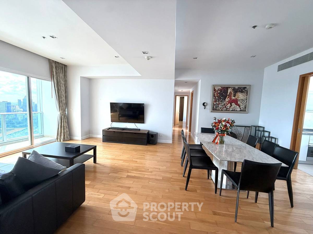 picture 3-BR Condo at Millennium Residence @ Sukhumvit Condominium near BTS Phrom Phong (ID 2353872) - 1/10