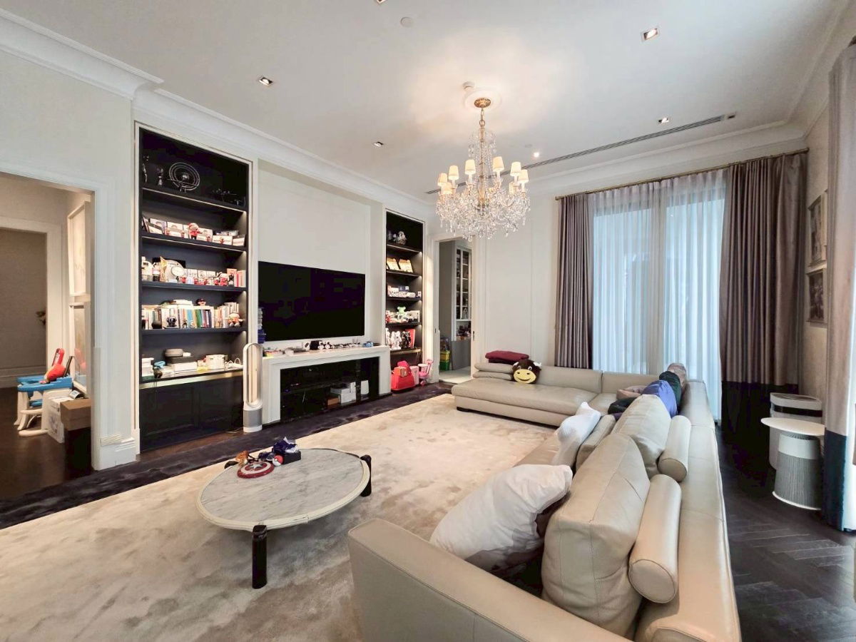picture ❖ Nice Decoration ❖ 15+ floor, size 375.62 sq.m. | 3 bedrooms, fully furnished | Condominium near Central Embassy only 1 min., BTS Phloen Chit 3 mins. - 3/21