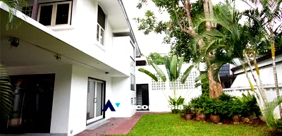 เช่าบ้านเดี่ยว สถานีรถไฟฟ้าบ้านกล้วยใต้ : 🔼🔽 AccomA 📩  3 BR House in Phra Khanong Nuea (60045)