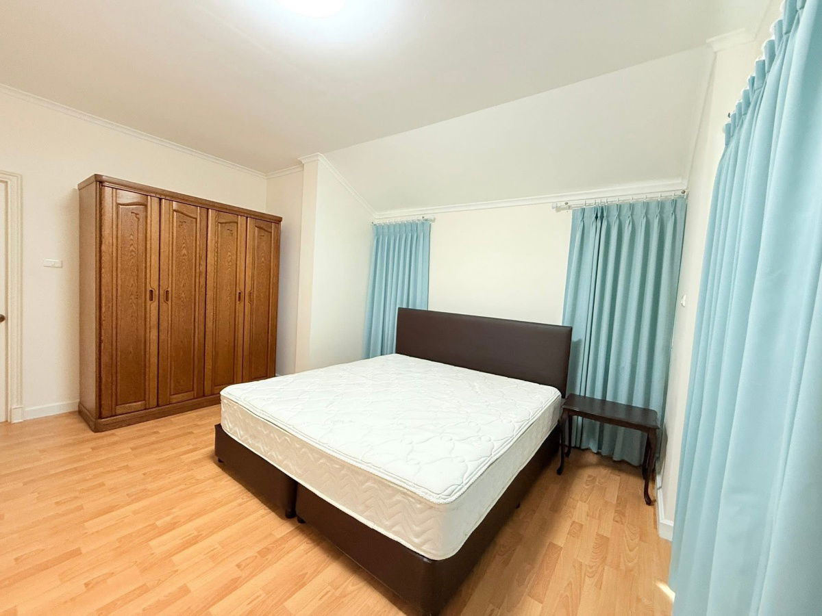 รูป ให้เช่าบ้านเดี่ยวสองชั้น   4 ห้องนอน 3 ห้องน้ำ 2  ห้องครัว  2  ที่จอดรถ - รูปที่ 11/17