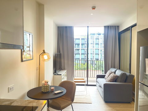 condo for Rent : Fynn Asoke( BTS Asoke Station) (Rt-01)