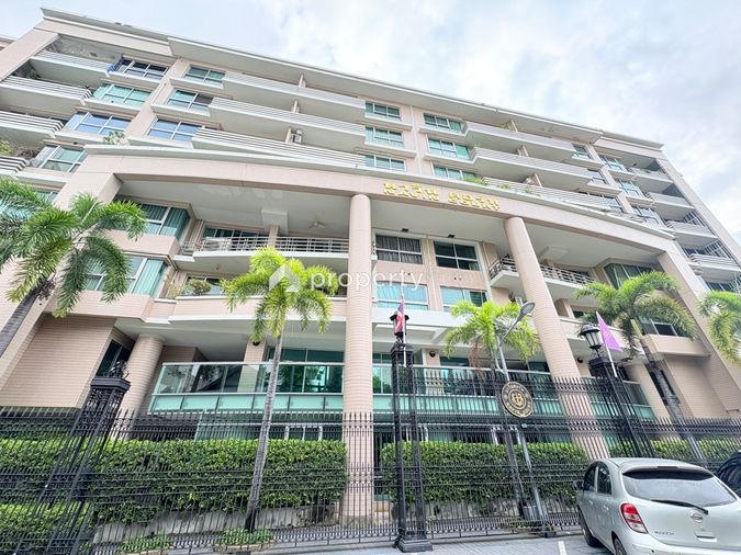 Navin Court