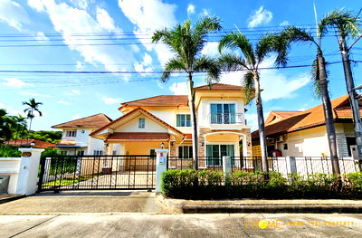 Houses for rent Nation University Chiang Mai Campus : Two storey house for rent with 3 bedrooms,3 toilets and 1 kitchen. 