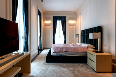 คอนโดให้เช่า : ❖ Nice Decoration ❖ ชั้น 15+ ขนาด 292.10 ตร.ม. | 2 ห้องนอน ตกแต่งครบ | คอนโดใกล้ เซ็นทรัล เอ็มบาสซี เพียง 1 นาที, BTS เพลินจิต 3 นาที