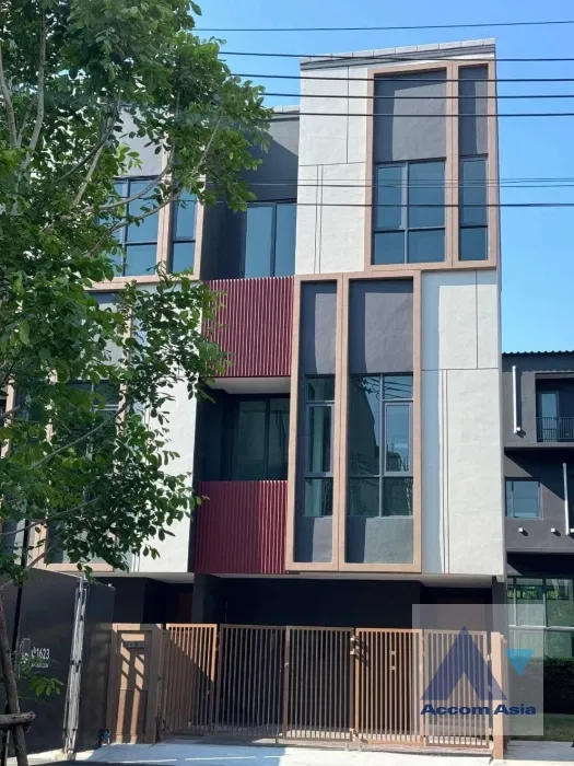 รูป 🔼🔽 AccomA 📩 Pet friendly,Home Office 3 BR House @Baan Klang Muang CLASSE Sukhumvit 77 (AA38596) - รูปที่ 1/20