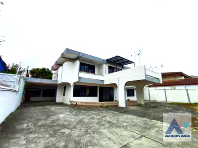 เช่าบ้านเดี่ยว BTS อ่อนนุช : 🔼🔽 AccomA 📩 Home Office 4 BR House in Phra Khanong Nuea (AA27236)