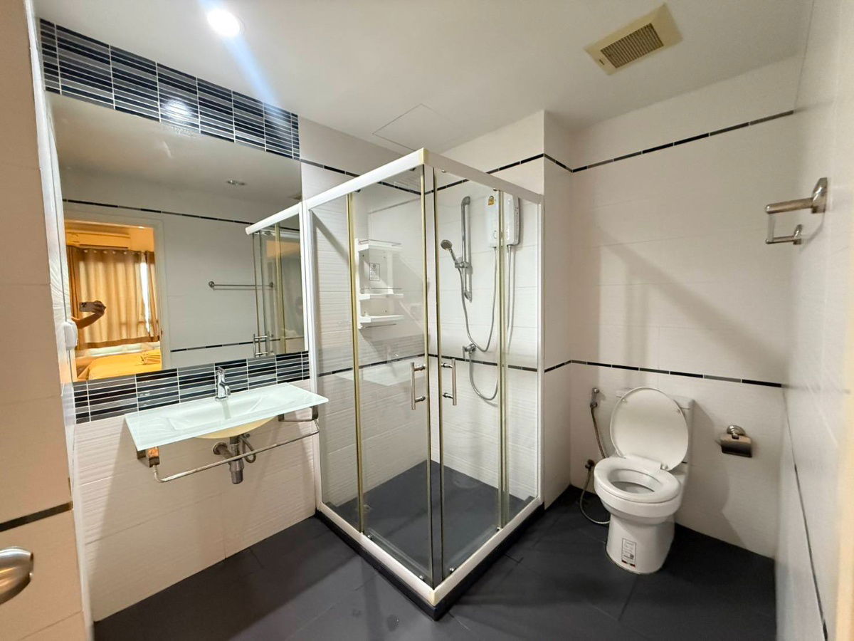 picture Centric Sea Pattaya Starting price: 2.5 million baht 🔹 5 units available for viewing 🔹 High floor with great views 🔹 Bank financing available - 2/6