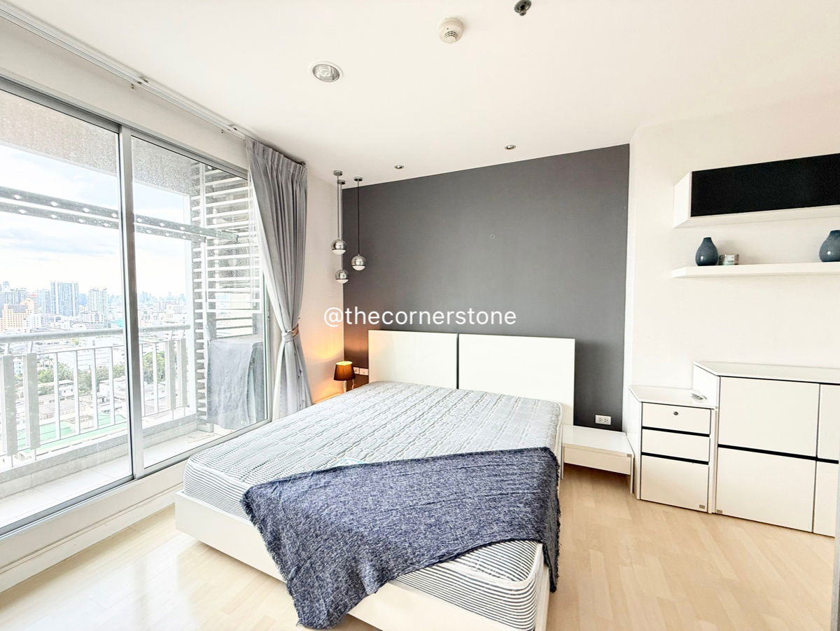 รูป ห้องสวย❗️พร้อมให้เช่า ✨ 𝗥𝗵𝘆𝘁𝗵𝗺 𝗥𝗮𝘁𝗰𝗵𝗮𝗱𝗮✨ วิวสระ 46 ตร.ม., ชั้น 15+  , ติด MRT-รัชดา  [251252] - รูปที่ 10/15