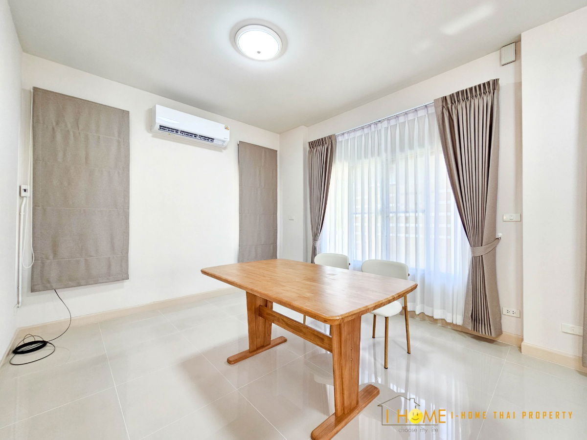 picture Two storey house for rent with 3 bedrooms,3 toilets and 1 kitchen.  - 9/32