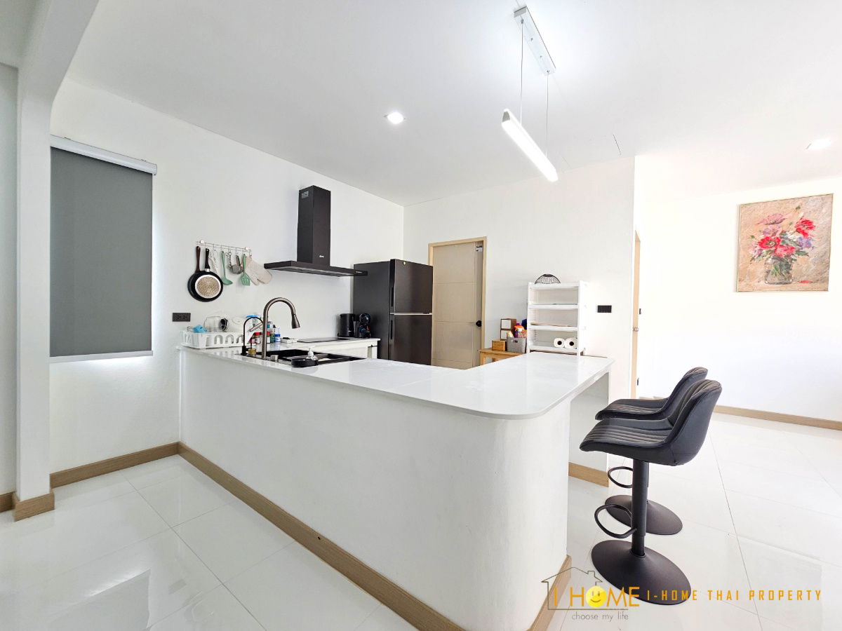 picture Two-story pool villa for rent with 2 bedrooms,3 toilets and 1 kitchen.  - 15/30