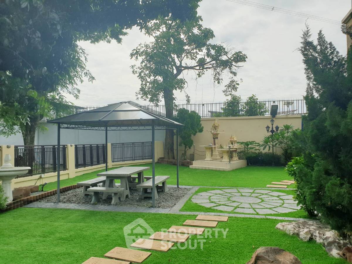 picture 4-BR House in Dokmai (ID 880953) - 6/35
