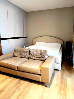 Condos for rent BTS Asok : 🔥Hot Deal 18K🔥 Studio 33.85 sq.m. Good View & Good Location BTS Phrom Phong 650 m. at Park 24 or Park Origin Phrom Phong Condo / For Rent