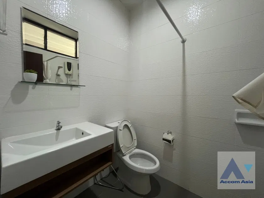 รูป 🔼🔽 AccomA 📩 Pet friendly 3 BR House in Khlong Toei Nuea (AA42302) - รูปที่ 7/10