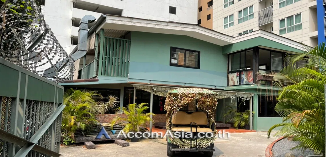 picture 🔼🔽 AccomA 📩 Home Office 3 BR House in Khlong Toei Nuea (1718377) - 2/3