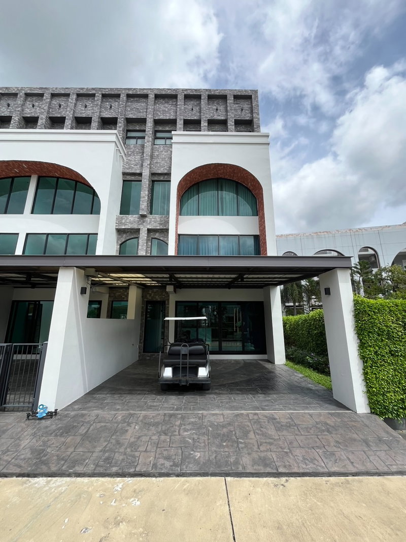 ขายทาวน์โฮม : ขายทาวน์โฮม 4 ชั้น 4 ห้องนอน 5 ห้องน้ำ 1 ห้องครัว 2 ที่จอดรถ