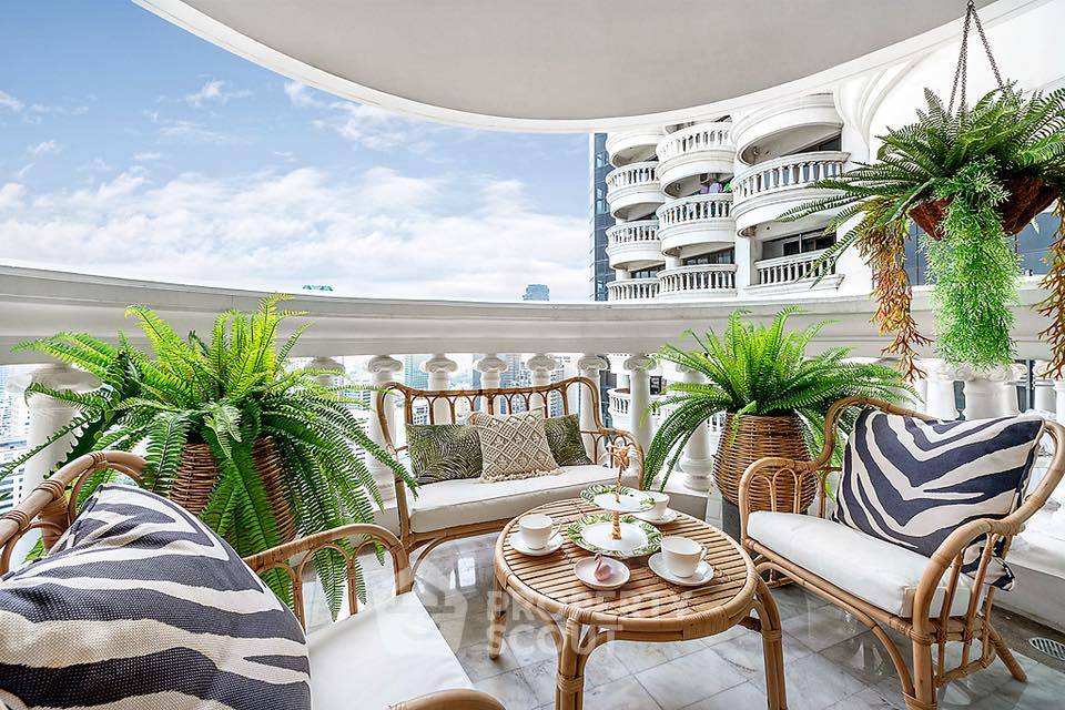 picture 2-BR Condo at Nusa State Tower Condominium near BTS Saphan Taksin (ID 512804) - 4/27
