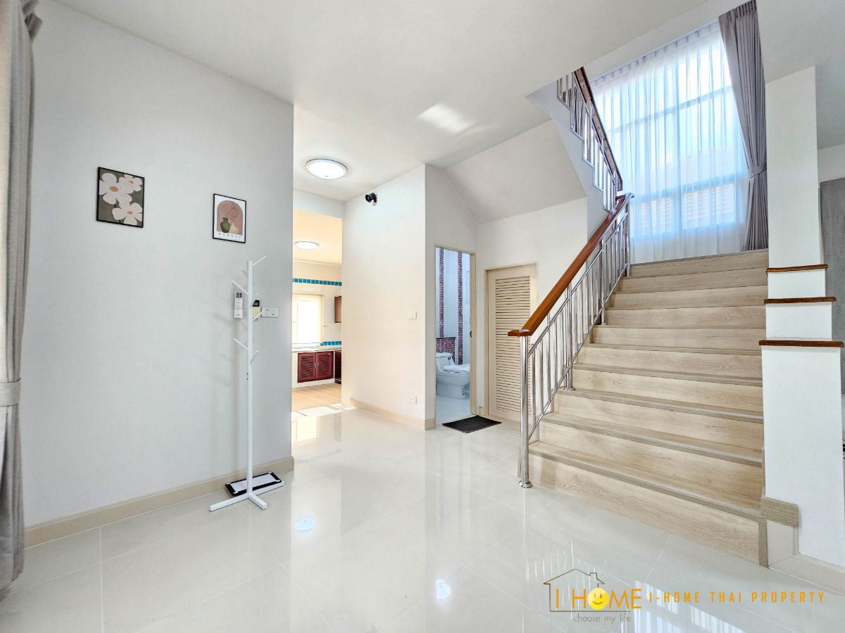 picture Two storey house for rent with 3 bedrooms,3 toilets and 1 kitchen.  - 11/32