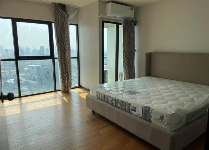3-bed condo for rent, 230 sqm, Sathorn Gardens
