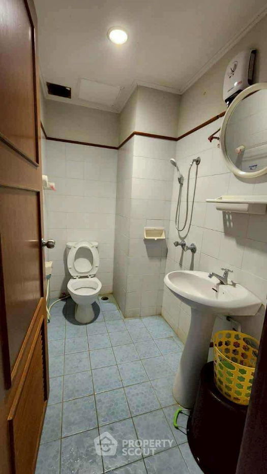 picture 2-BR Condo at Baan Somprasong Condominiums in Na Chom Thian (ID 2354439) - 9/23