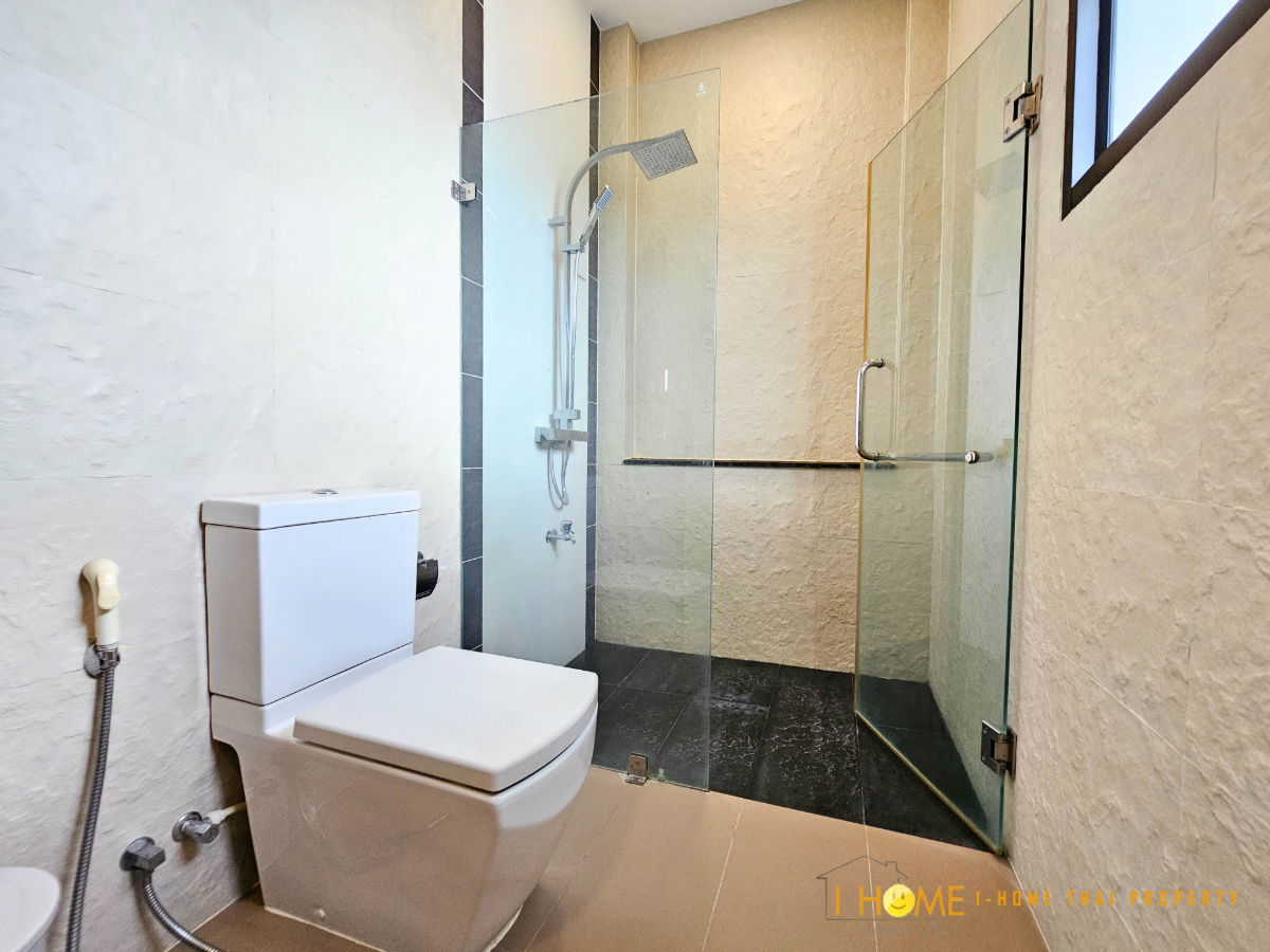 รูป ให้เช่าบ้านเดี่ยวสองชั้น  3 ห้องนอน 4 ห้องน้ำ 1  ห้องครัว  2 ที่จอดรถ - รูปที่ 14/25