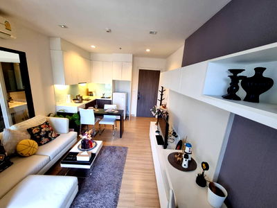 Condos for rent : For Rent! Urbano Absolute Sathon-Taksin Next to Krungton BTS, The Icon Siam Unit. Very nice room!