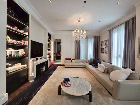 ❖ Nice Decoration ❖ 15+ floor, size 375.62 sq.m. | 3 bedrooms, fully furnished | Condominium near Central Embassy only 1 min., BTS Phloen Chit 3 mins.