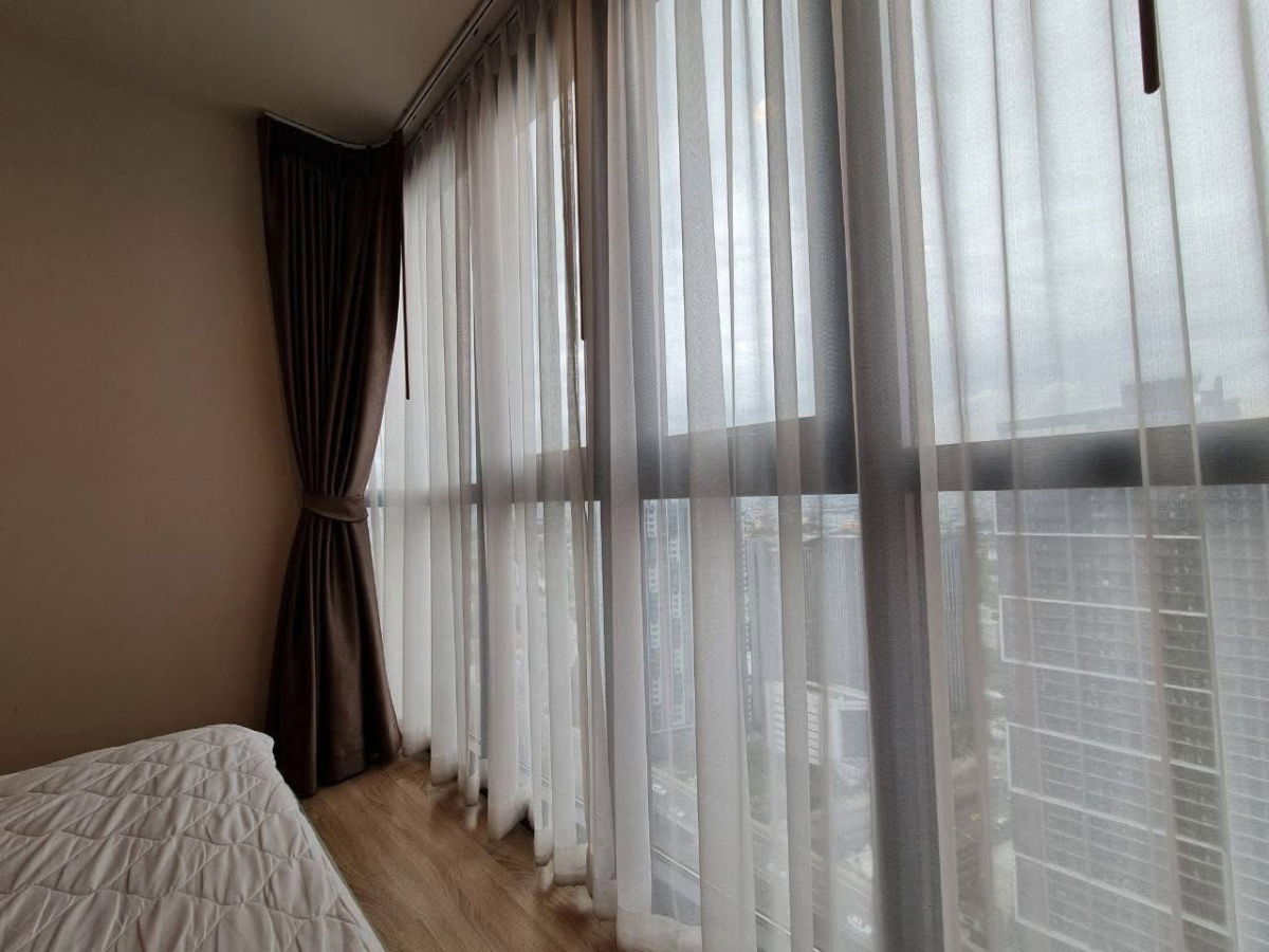 picture #S4743 For Rent The Base Garden Rama 9 - 10/14