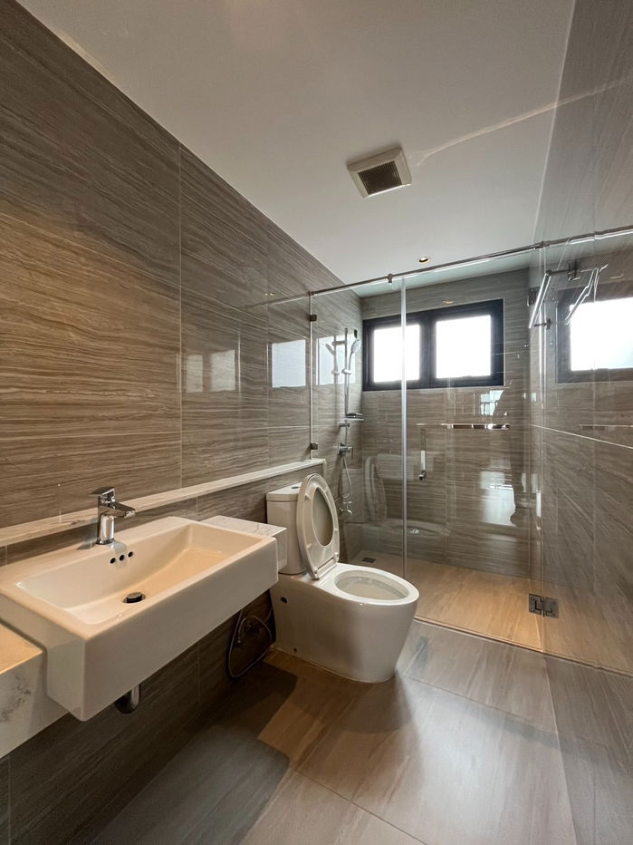 picture Four-story townhouse for sale  5 bedrooms 4 bathrooms and 2 parkings. - 27/32