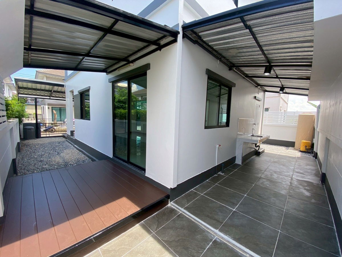 รูป บ้านเดี่ยว ลาดกระบัง หลวงแพ่ง ฉะเชิงเทรา หมู่บ้านโมดิว่า ทำเลใกล้สนามบินสุวรรณภูมิ ใกล้เดอพาซิโอมอลล์ นัดชมบ้านก่อน เบอร์นี้เลย 085-318-6868 คุณวา - รูปที่ 11/18