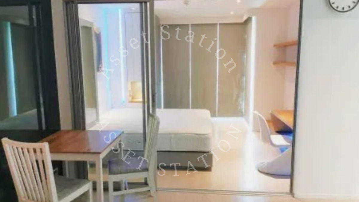 picture HOTðĨ Prime location condo Rhythm Sathorn-Narathiwas. Move in yourself or buy as an investment. It's worth it.ð
- 1/8