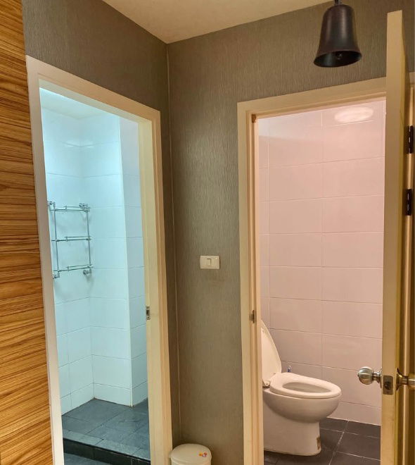 picture For rent !! The Trust Condo Ngamwongwan ** 7.5K per month**  31  sq.m.  1Bed 1Bath  15th Floor  "A"Building - 9/13