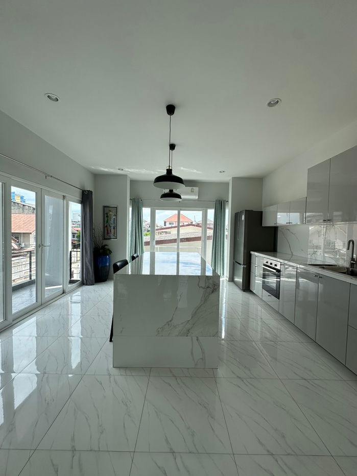 picture 🏕 For Rent: 3-Storey Detached House Convenient location with easy access to Ladprao – Huai Khwang – Sutthisan - 3/9