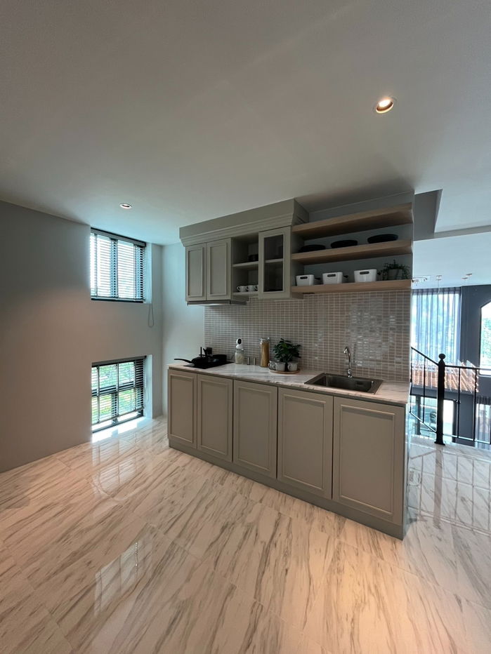 รูป ขายทาวน์โฮม 4 ชั้น  4 ห้องนอน  5 ห้องน้ำ  1 ห้องครัว  2 ที่จอดรถ - รูปที่ 12/32