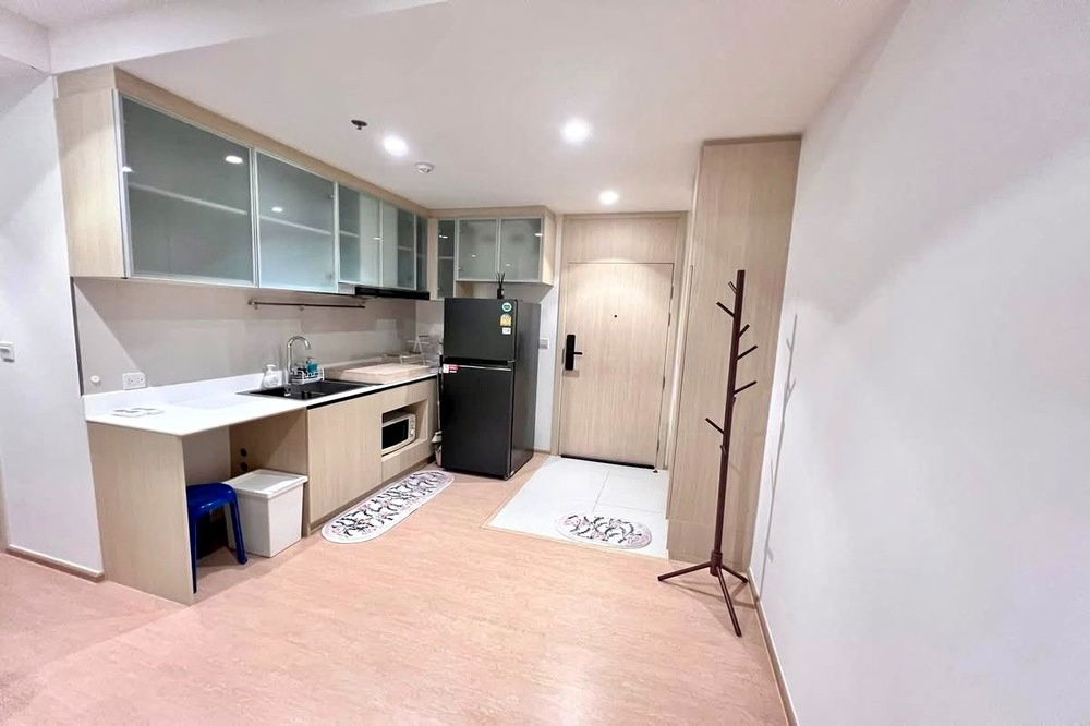 picture Rent ! Pet Friendly! high floor 15+,corner room,city view,North Facing ! Code C20251000056..Maru Ekkamai 2, 2 bed, 2 bath, furnished, ready to move in - 9/12